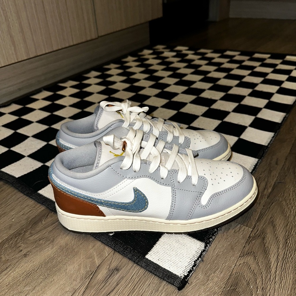 Nike Jordan Low